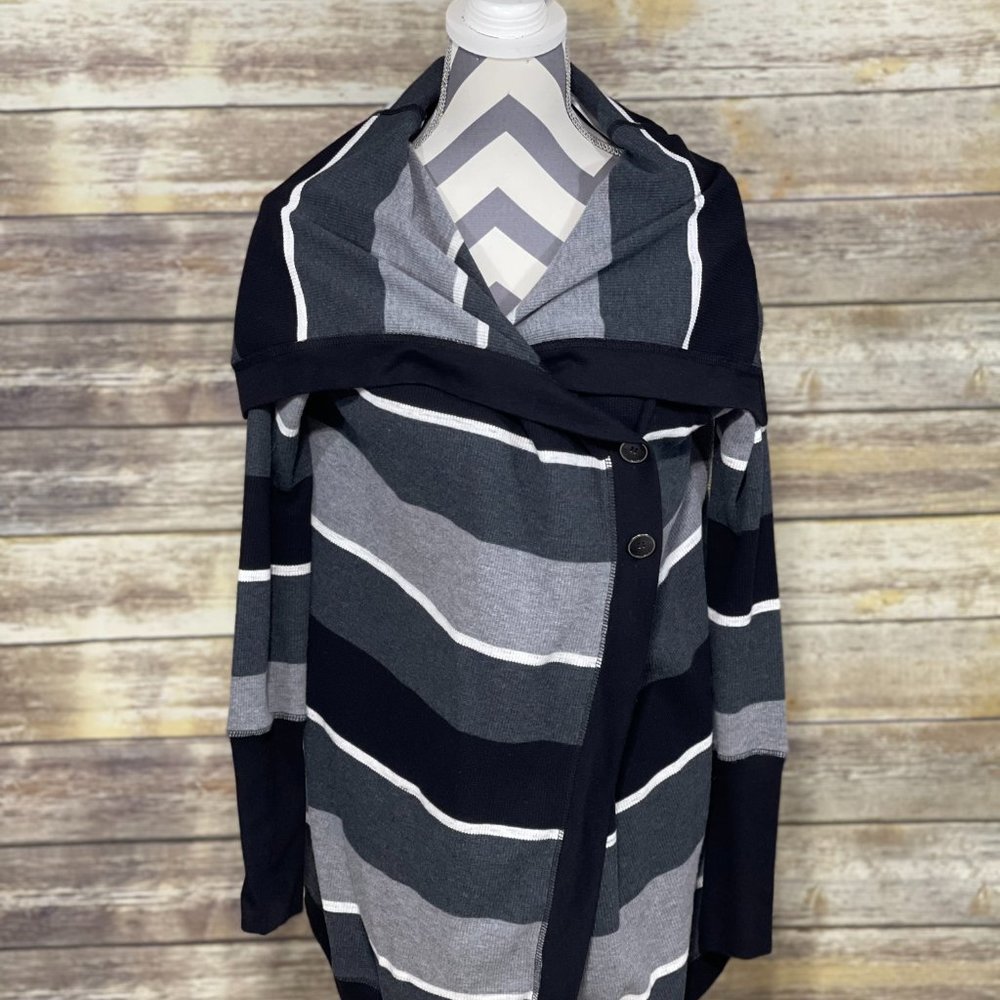 Calvin Klein Performance / Light Sweater with Thumb Cut-Outs / Large